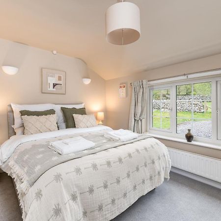 Central Malham, Sleeps 2, Private Hot Tub, Yoga Studio Esterno foto