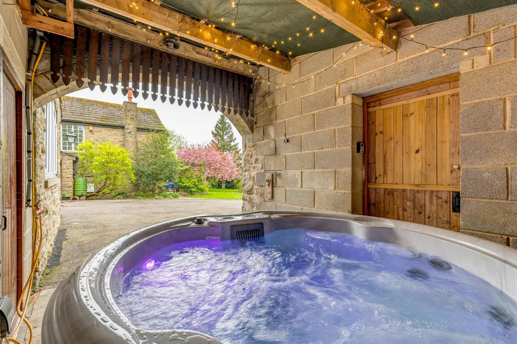 Central Malham, Sleeps 2, Private Hot Tub, Yoga Studio Esterno foto