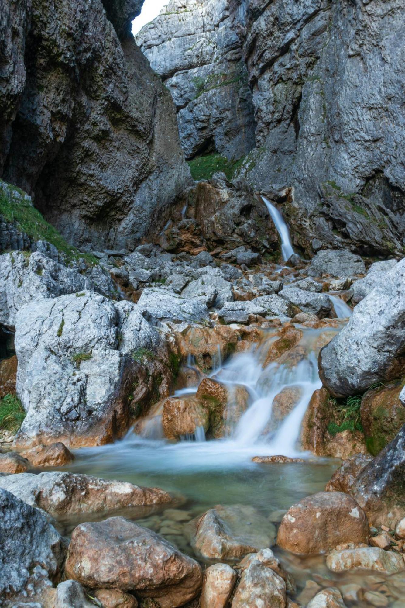 Central Malham, Sleeps 2, Private Hot Tub, Yoga Studio Esterno foto